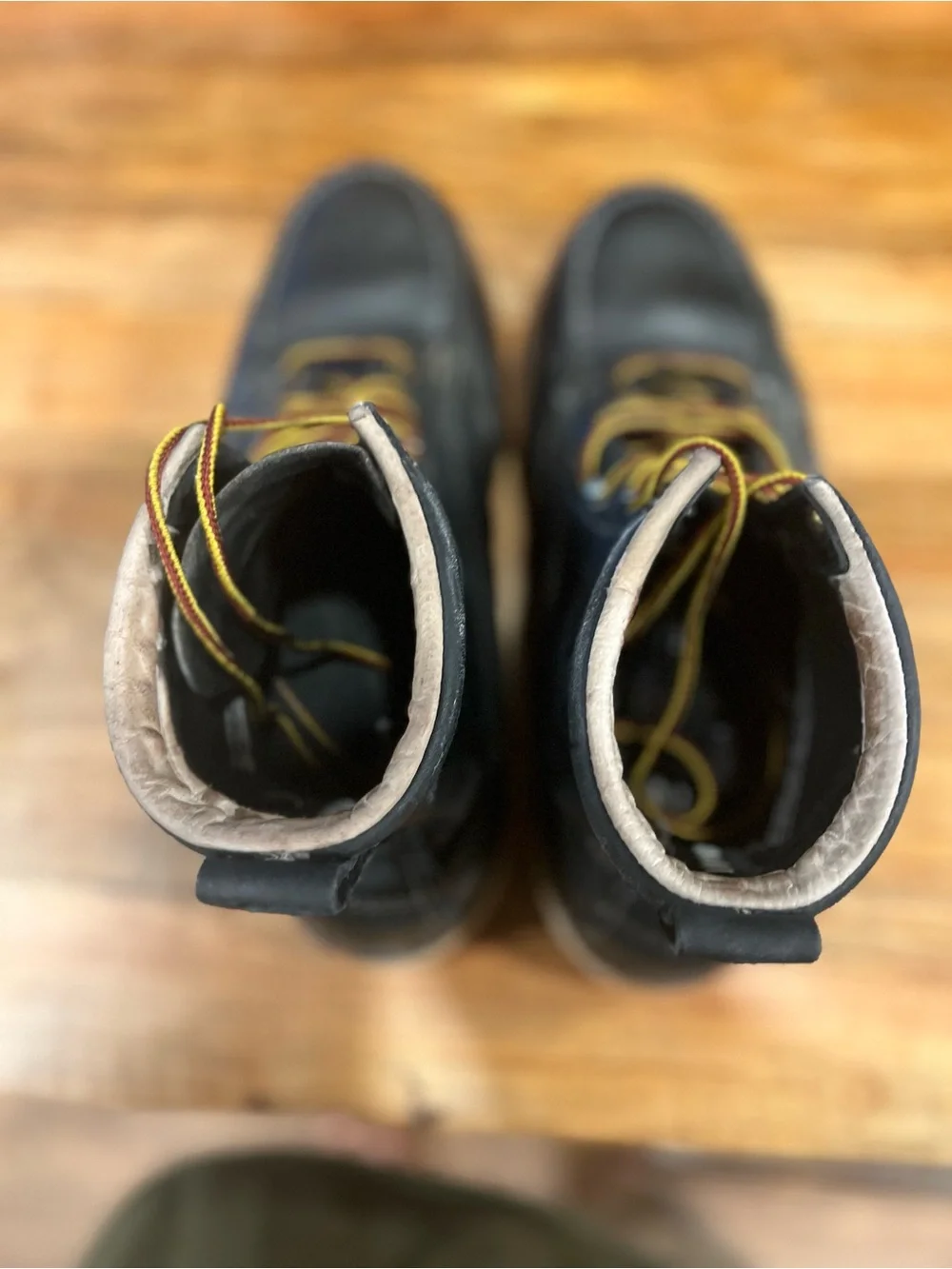 Thorogood Black Moc Toe Work Boots with Contrast Laces